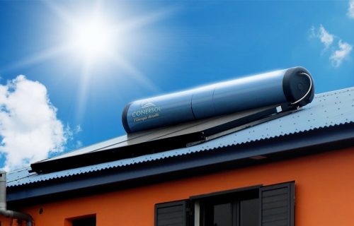 ballon solaire sur le toit d'une maison